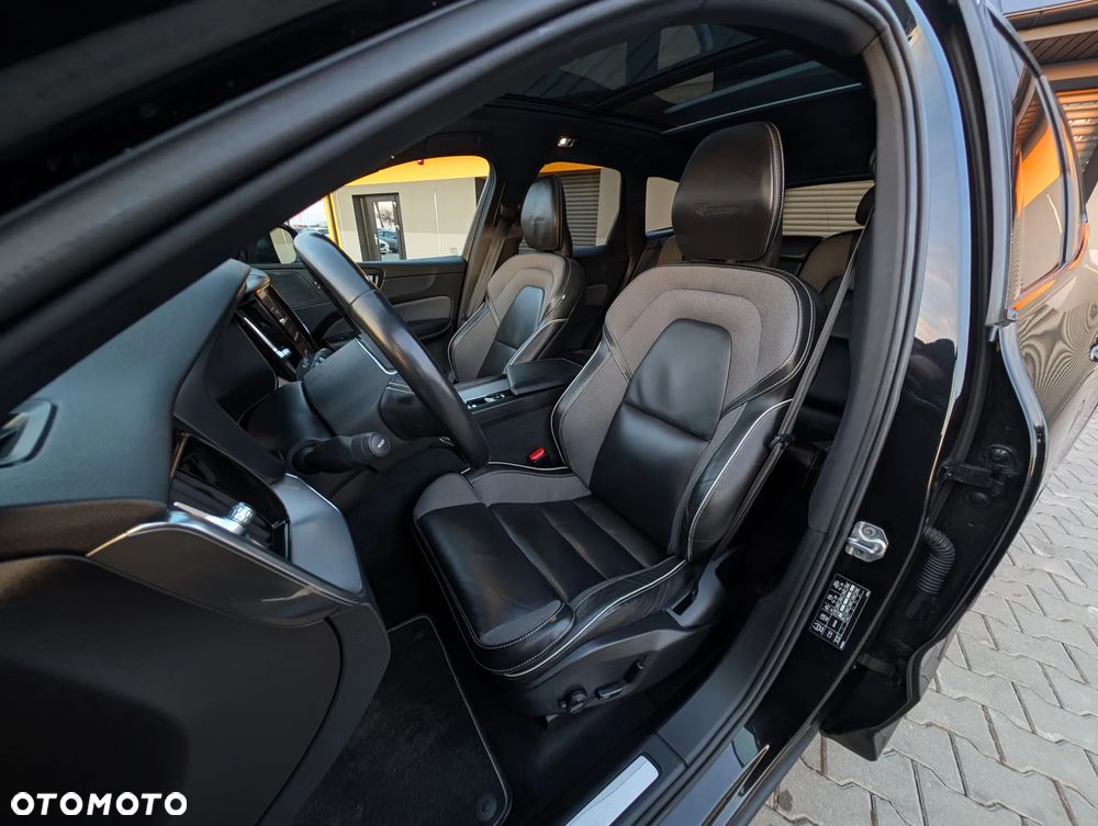 Volvo XC 60 D5 AWD R-Design - 32