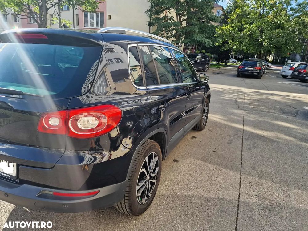 Volkswagen Tiguan - 12