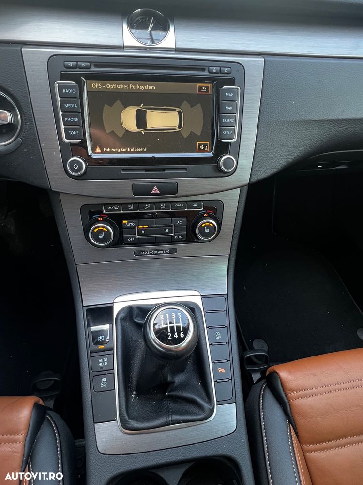 Volkswagen Passat - 27