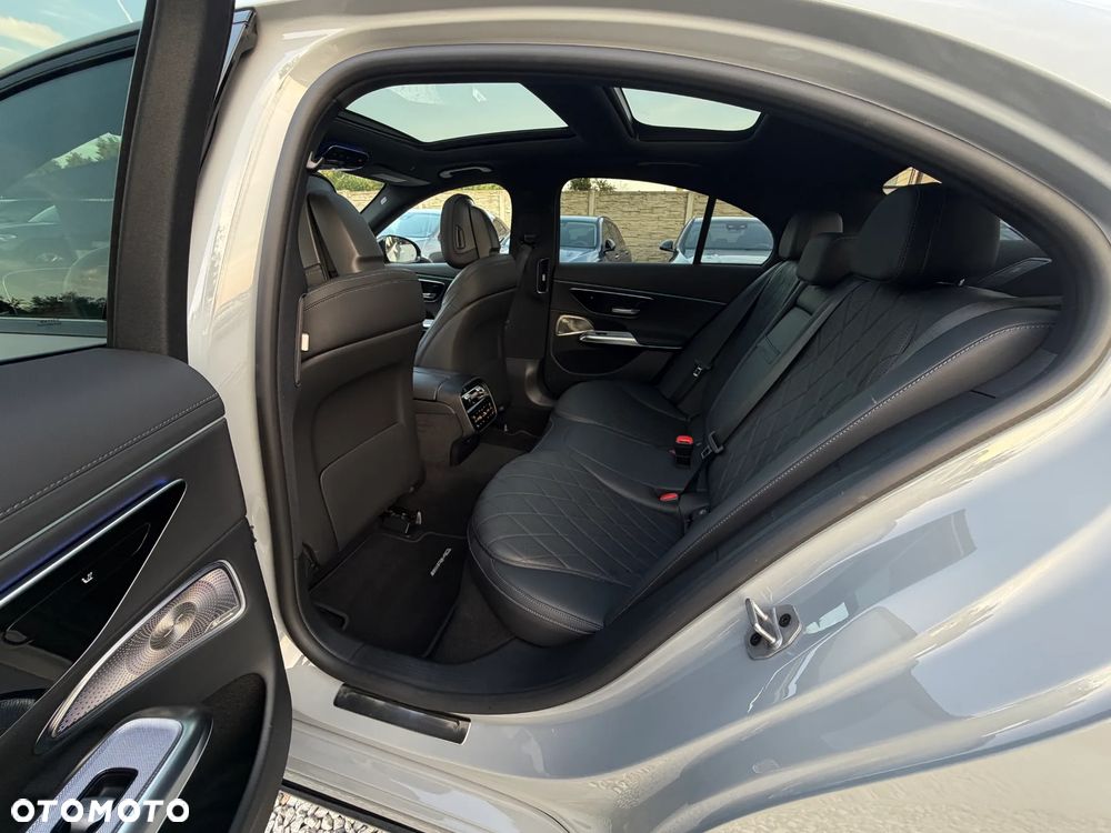 Mercedes-Benz Klasa E 400e 4Matic 9G-TRONIC AMG Line NIGHT Edition - 29