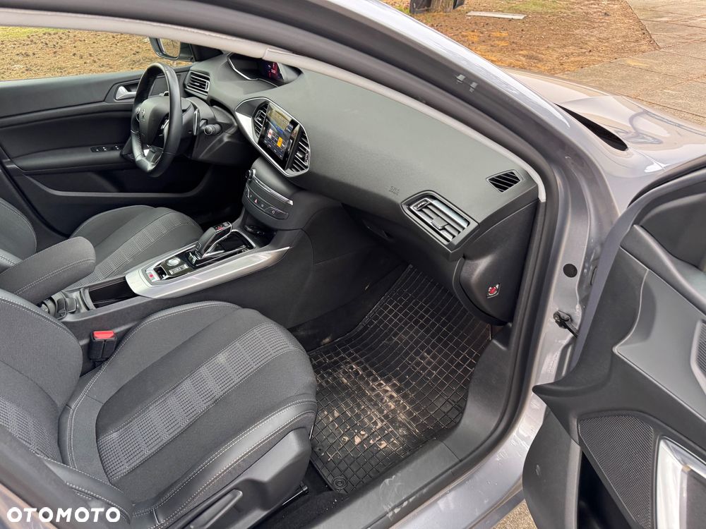 Peugeot 308 1.5 BlueHDi Allure S&S EAT8 - 14