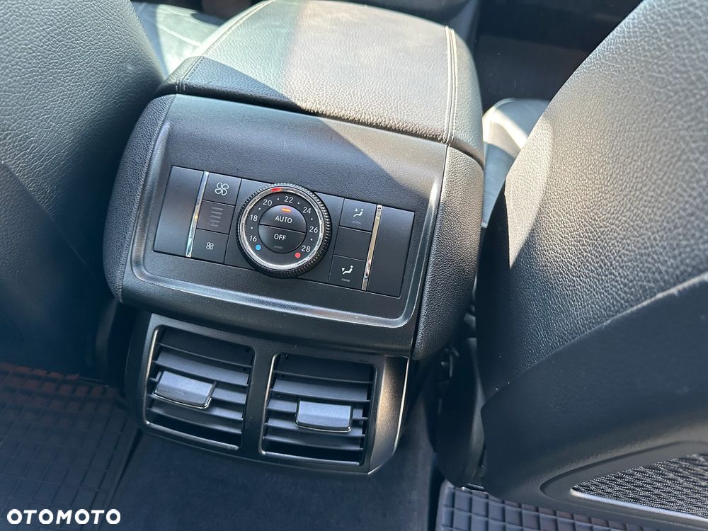 Mercedes-Benz Klasa R 350 BlueTEC L 4Matic 7G-TRONIC DPF - 27