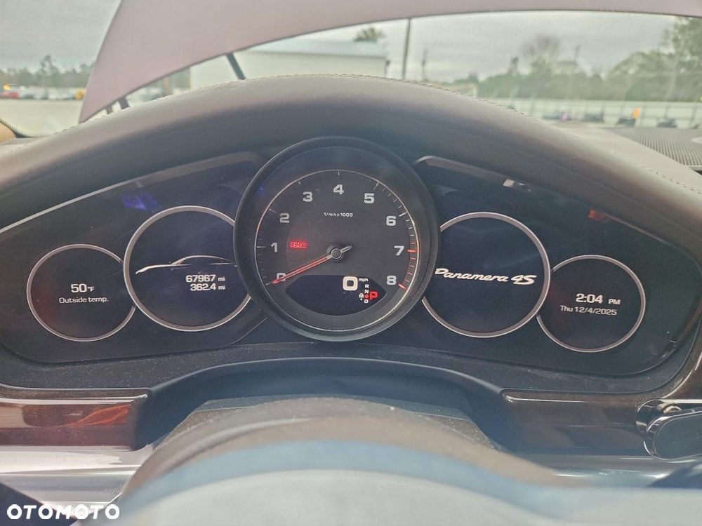 Porsche Panamera 4S - 9