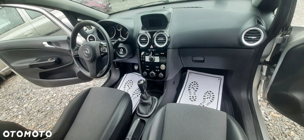 Opel Corsa - 32