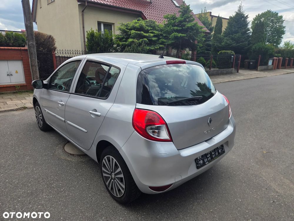 Renault Clio - 7