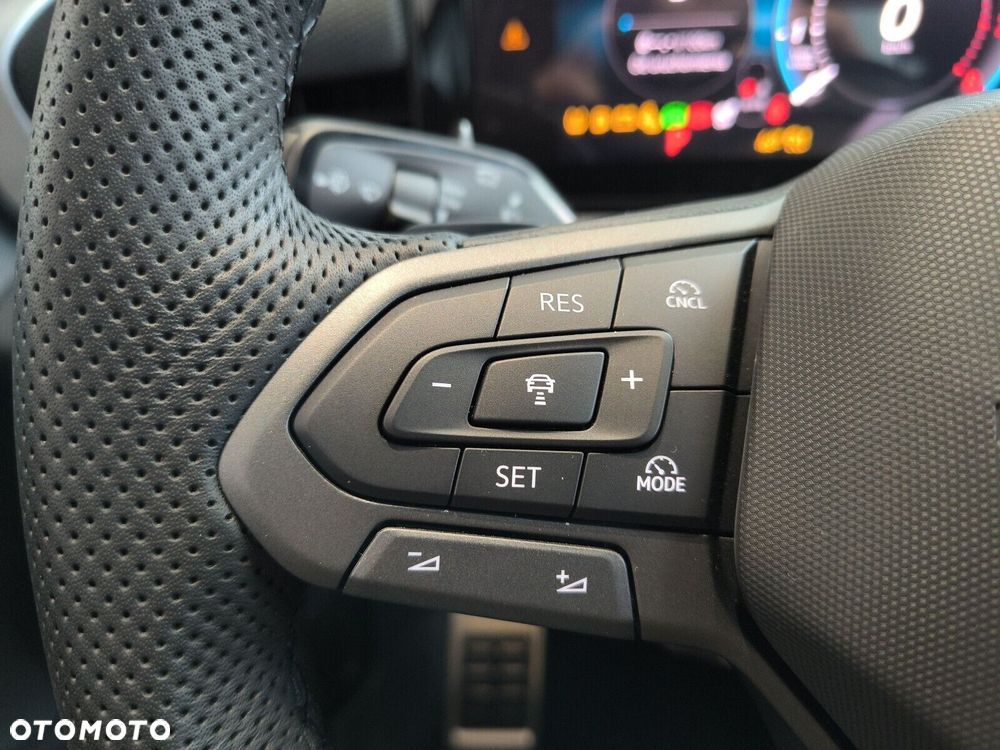 Volkswagen T-Roc - 18