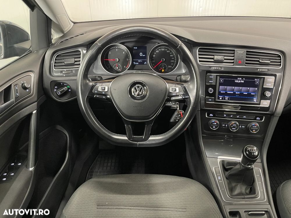 Volkswagen Golf 1.6 TDI Comfortline - 6