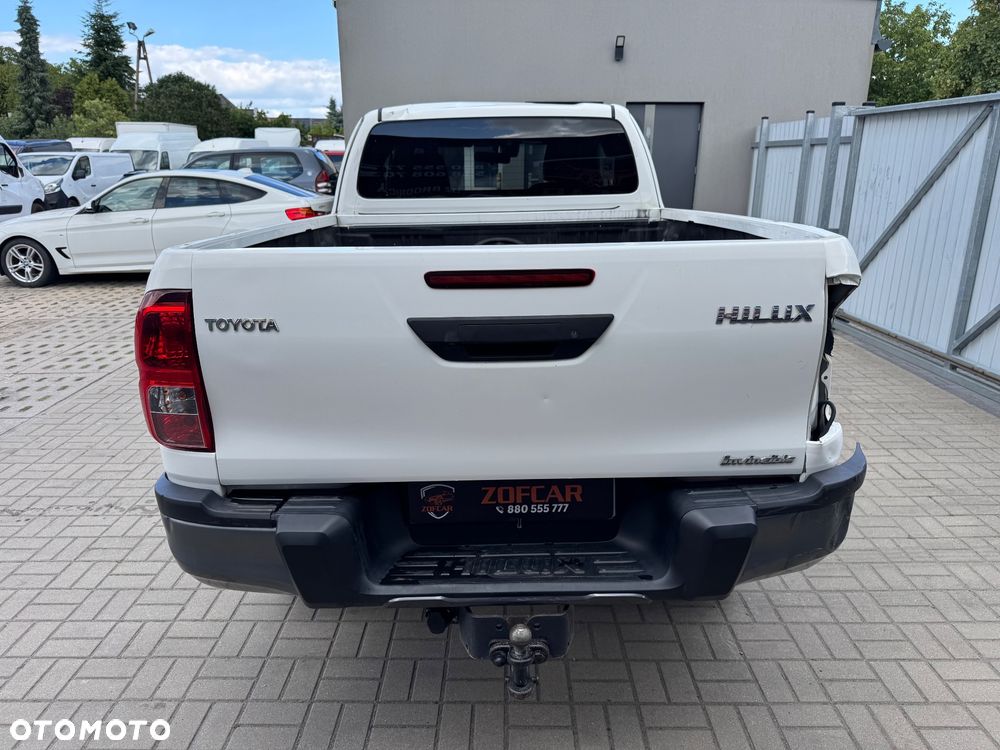 Toyota Hilux - 4