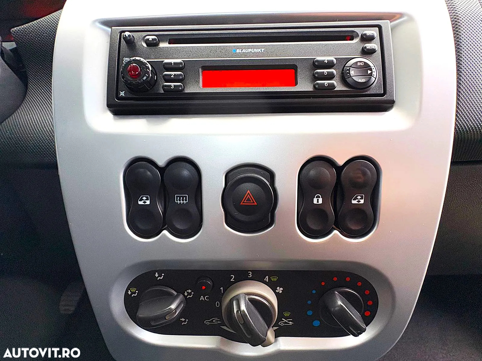 Dacia Sandero - 10