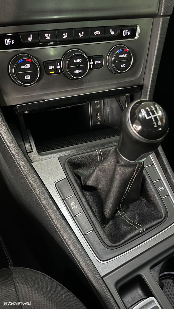 VW Golf 1.6 TDI BlueMotion Lounge - 27