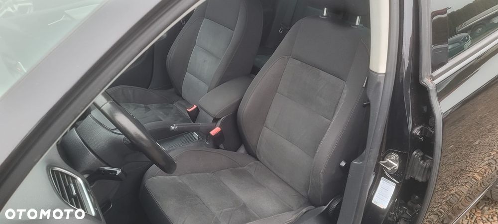 Volkswagen Golf 2.0 TDI DPF Trendline - 11