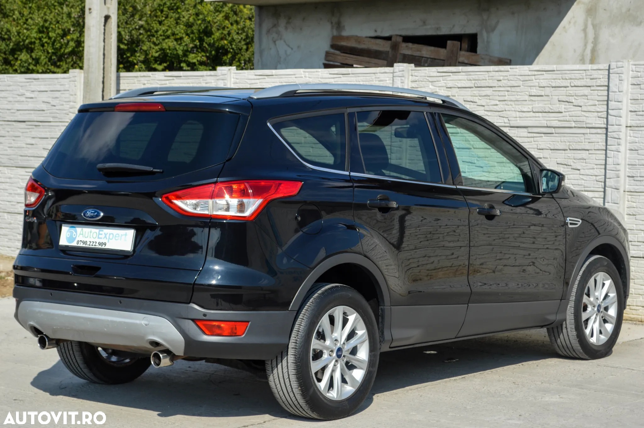 Ford Kuga 1.5 EcoBoost 2x4 Titanium - 4