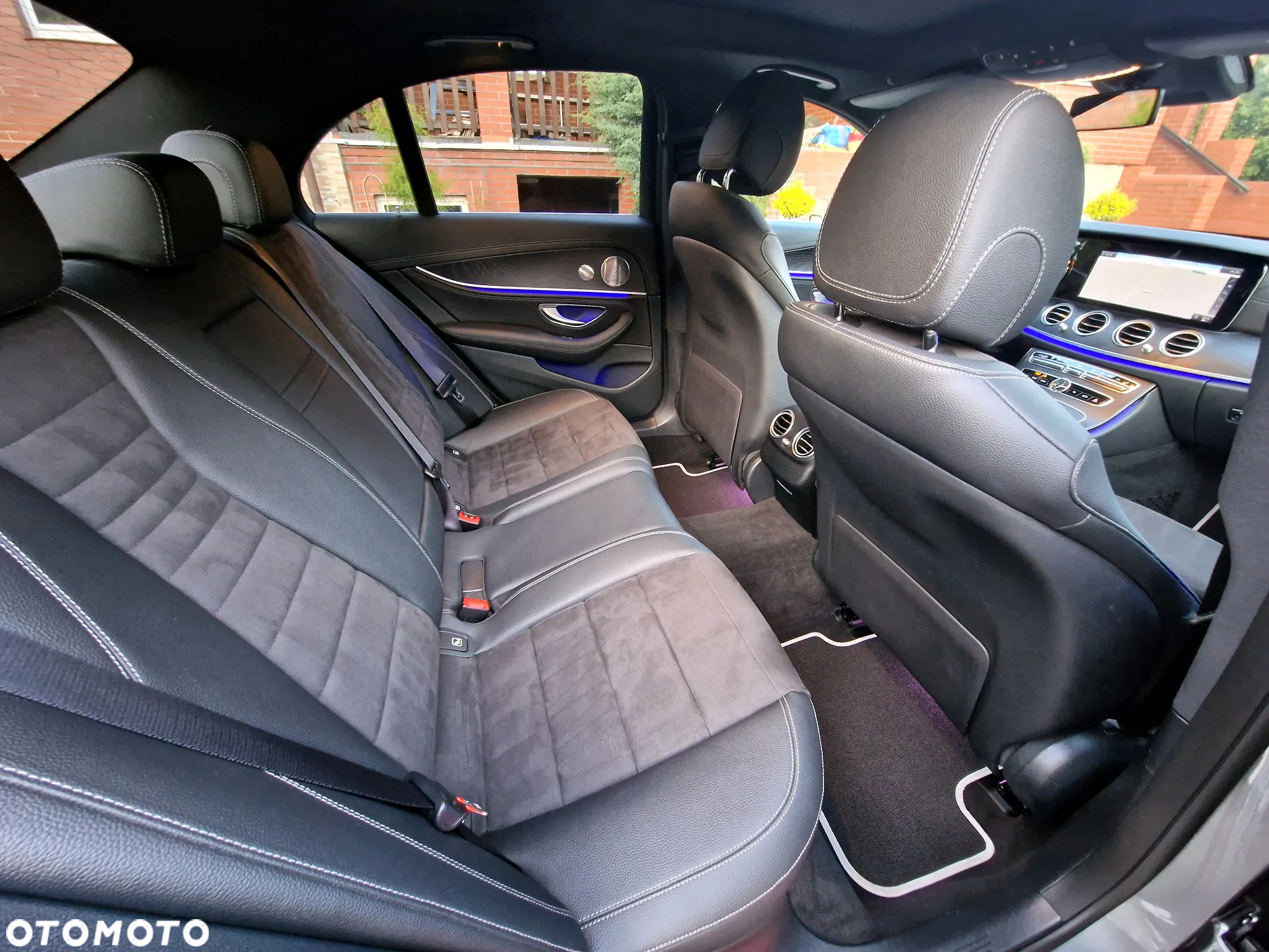Mercedes-Benz Klasa E 220 d 4-Matic 9G-TRONIC - 18