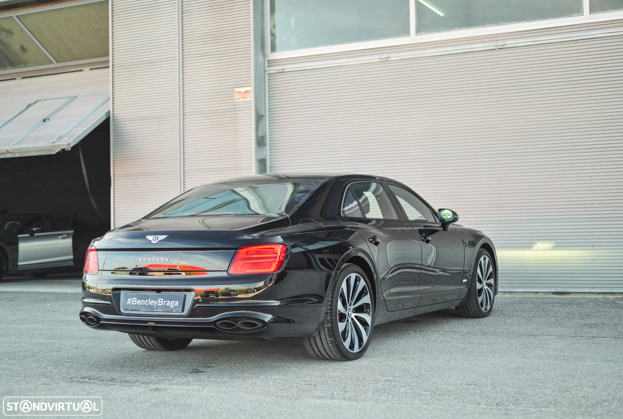 Bentley Flying Spur Hybrid - 9