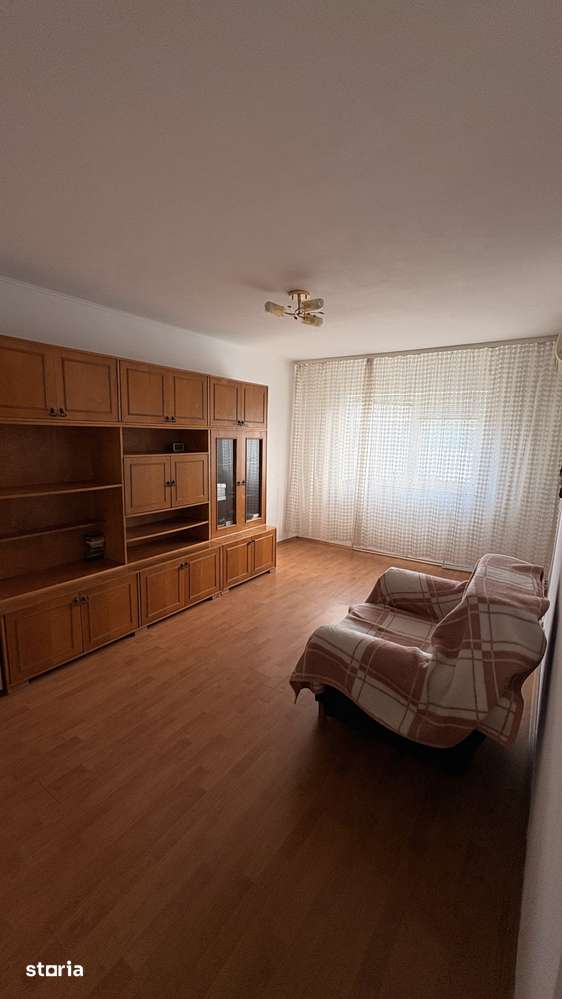 Vând apartament 2 camere decomandat etaj 4/4 — fotografia 1