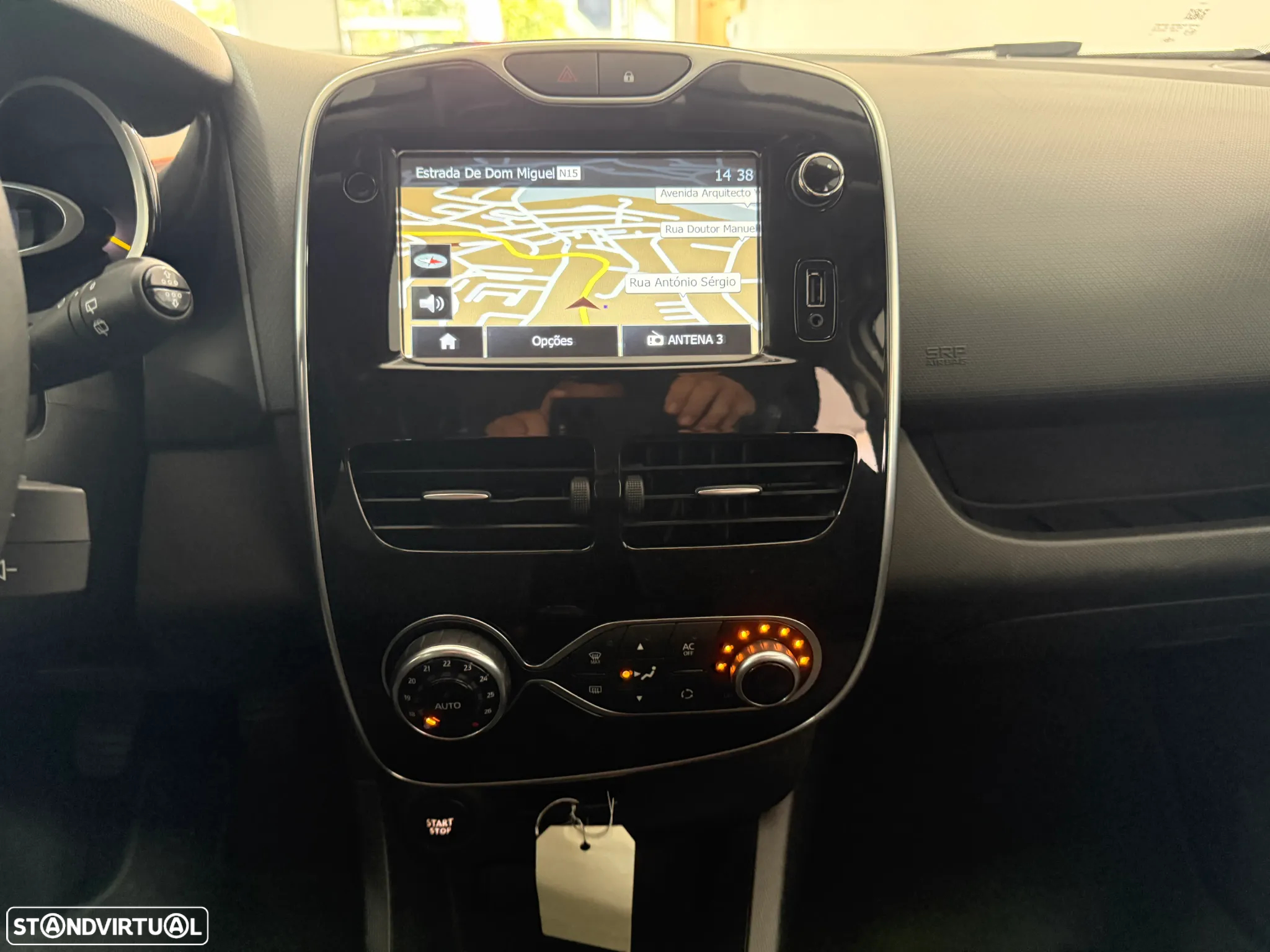 Renault Clio Sport Tourer 0.9 TCe Limited - 22