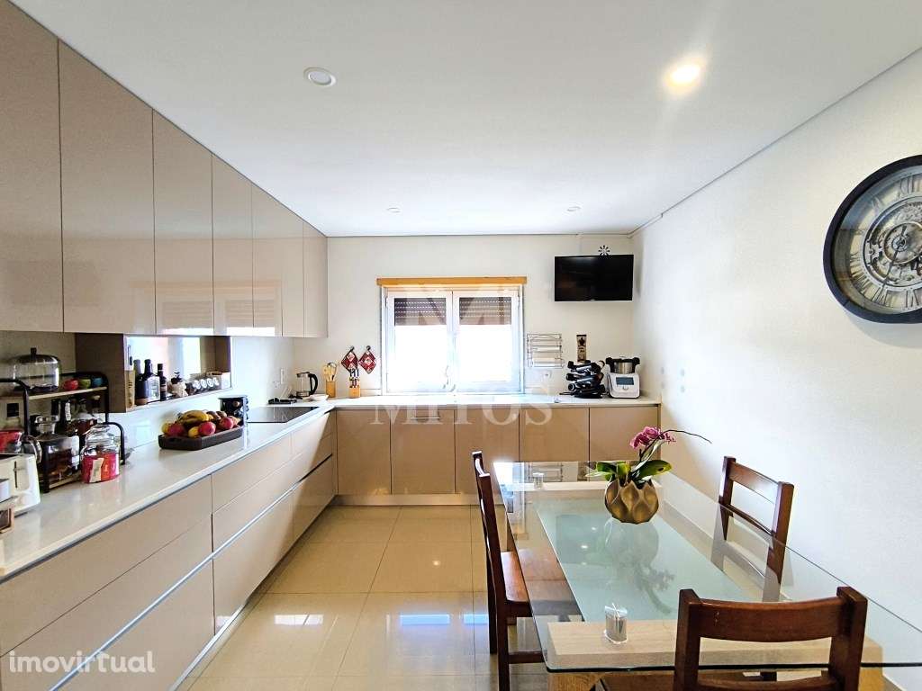 Moradia T3+1 com excelente localização em Barroselas - Grande imagem: 3/37