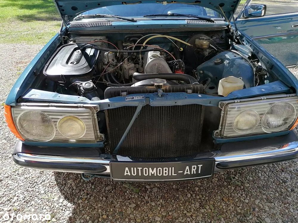 Mercedes-Benz W123 - 13