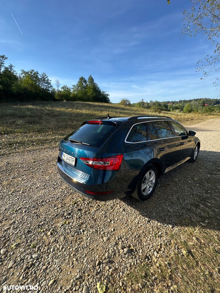 Skoda Superb Combi 2.0 TDI DSG Ambition - 5