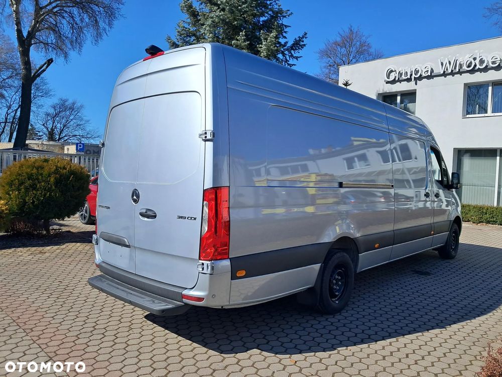 Mercedes-Benz Sprinter 319 - 4