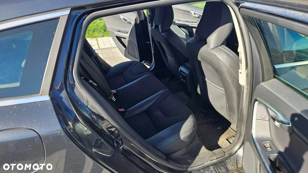 Volvo V60 D3 Geartronic Momentum - 21