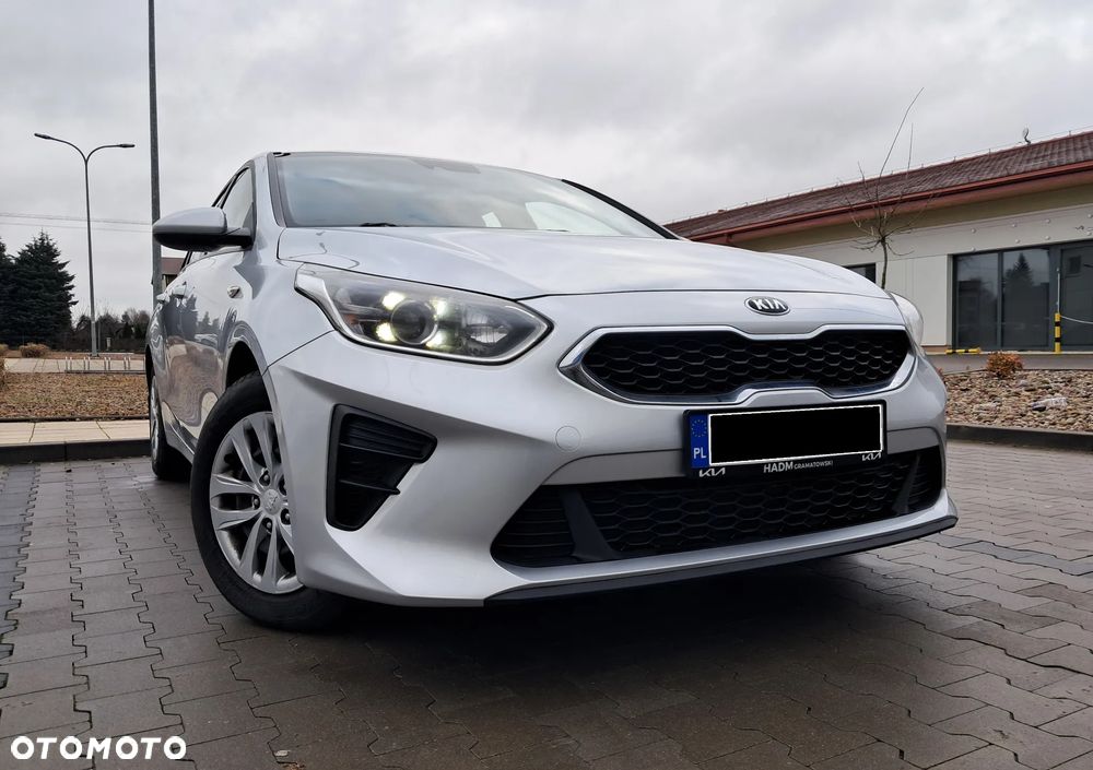 Kia Ceed - 11