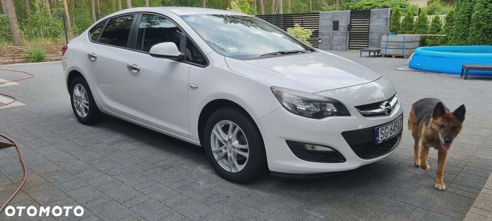 Opel Astra 1.6 Active EU6 - 1