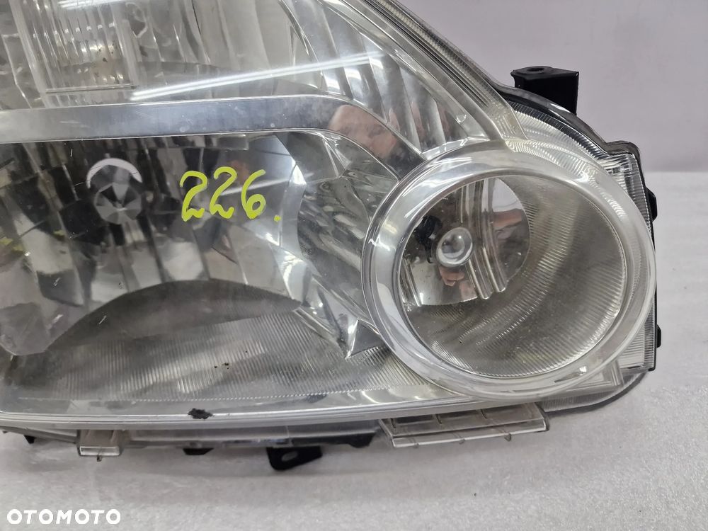 NISSAN X-TRAIL T31 07- PRAWA ZWYKŁA LAMPA PRZEDNIA PRZÓD , NR ICHIK0H1786 , NR AUKCJI LA226 - 9
