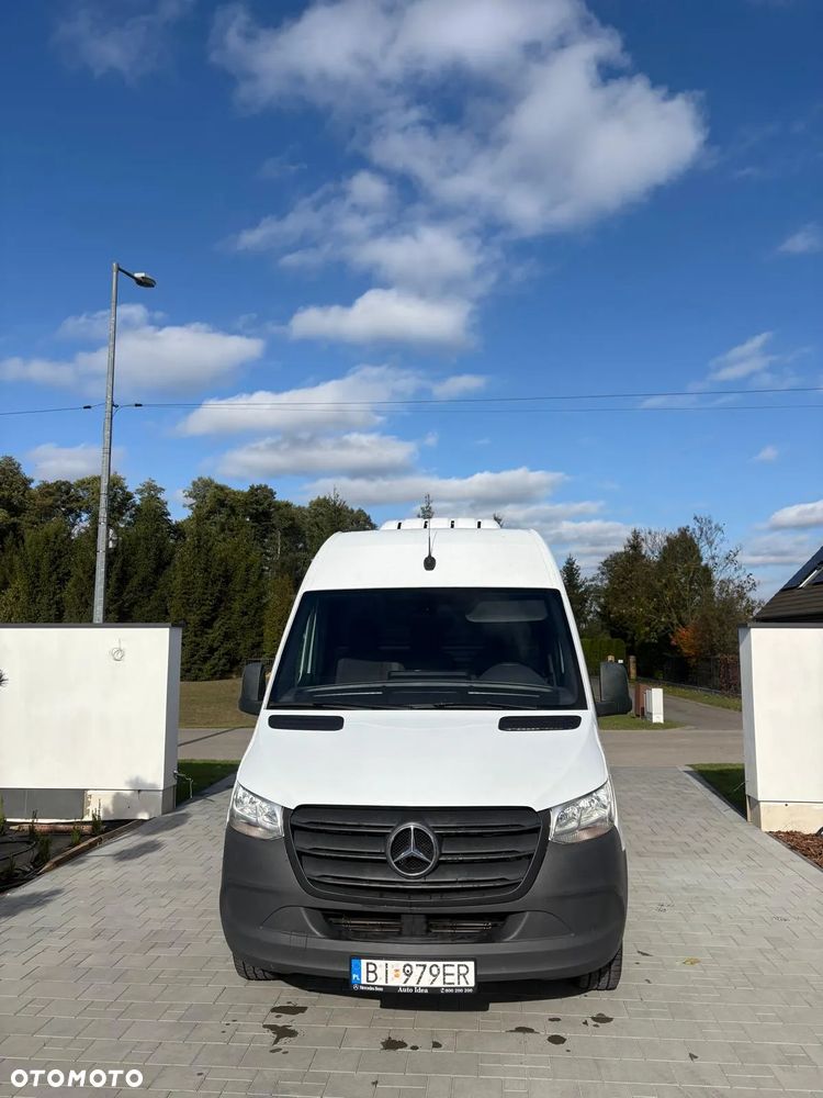 Mercedes-Benz Sprinter - 2