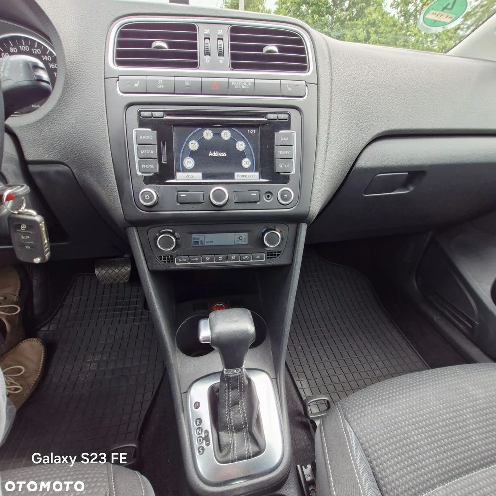 Volkswagen Polo 1.4 16V Highline DSG - 9