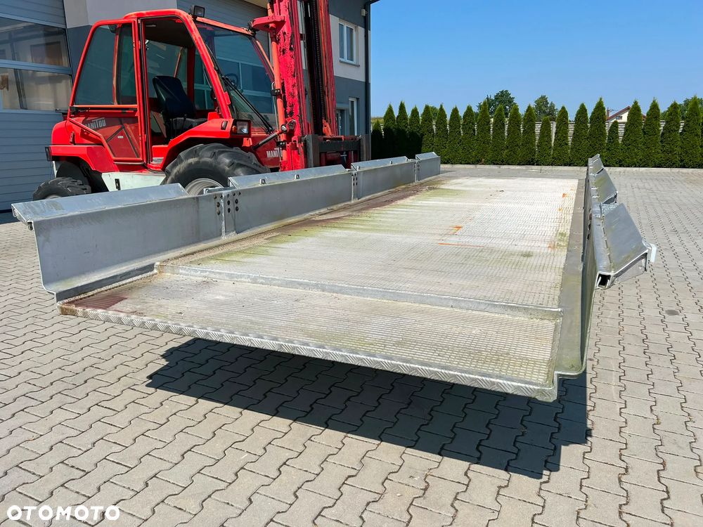 **5 sztuk** oryginalnych ruchomych pokładów aluminiowych do naczepy do przewozu żywca marki PEZZAIOLI - 3