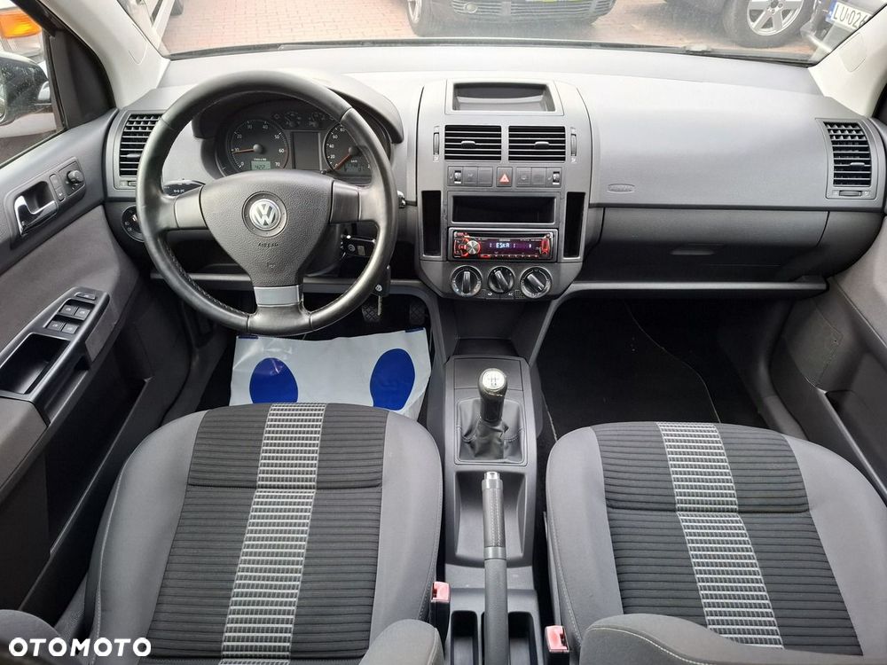 Volkswagen Polo 2008 photo 2