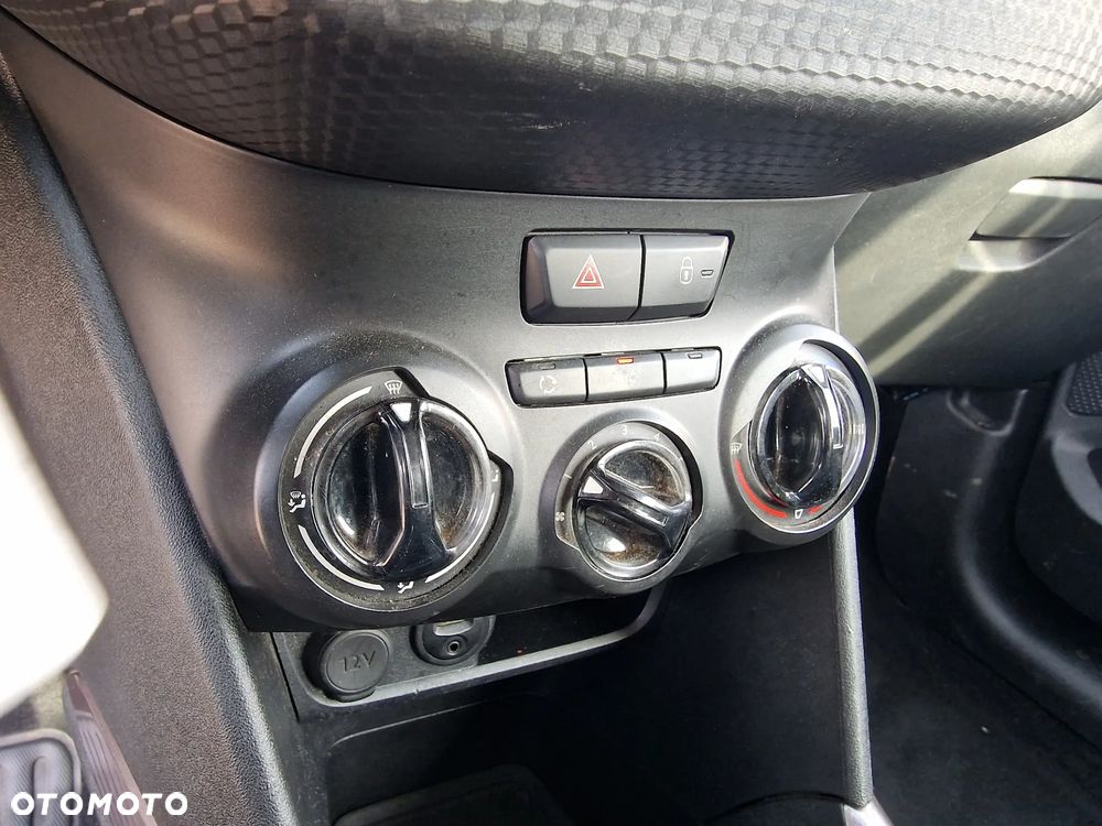 Peugeot 2008 1.2 Pure Tech Active EU6 - 29