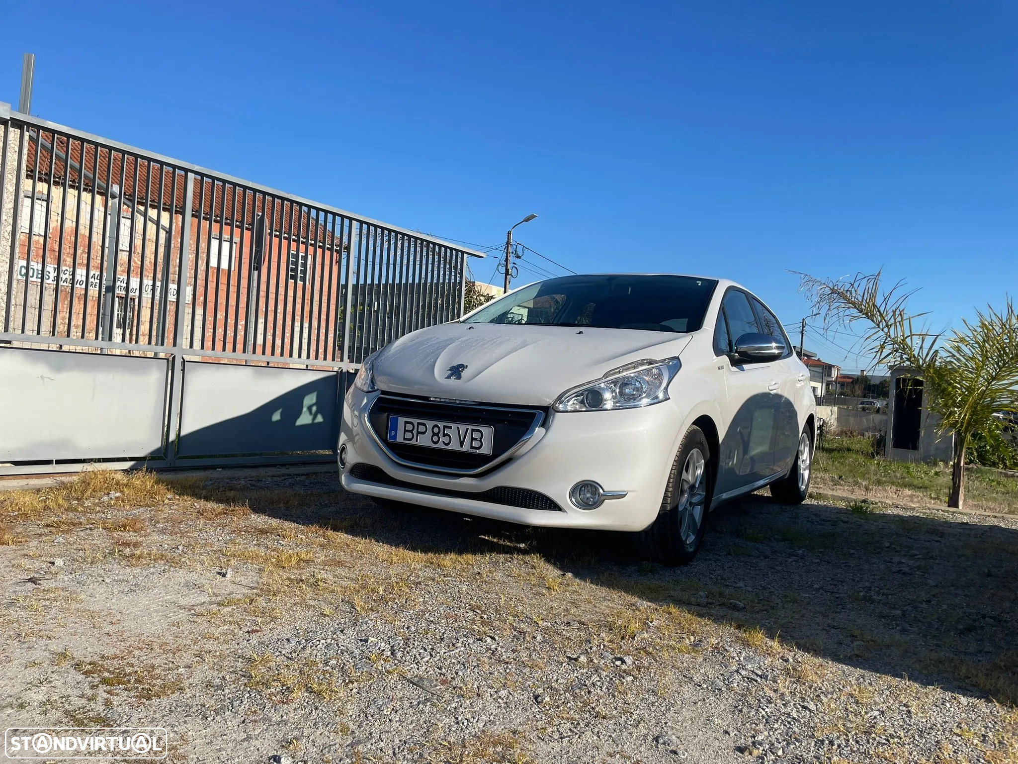 Peugeot 208 - 3