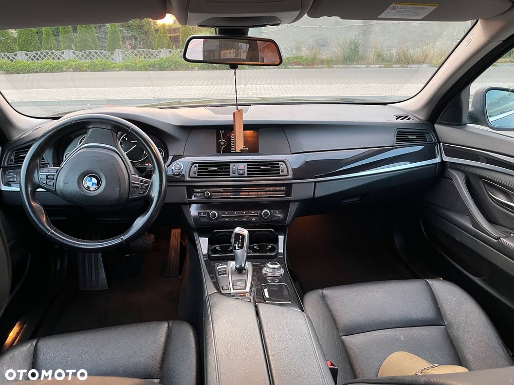 BMW Seria 5 520d Luxury Line - 9