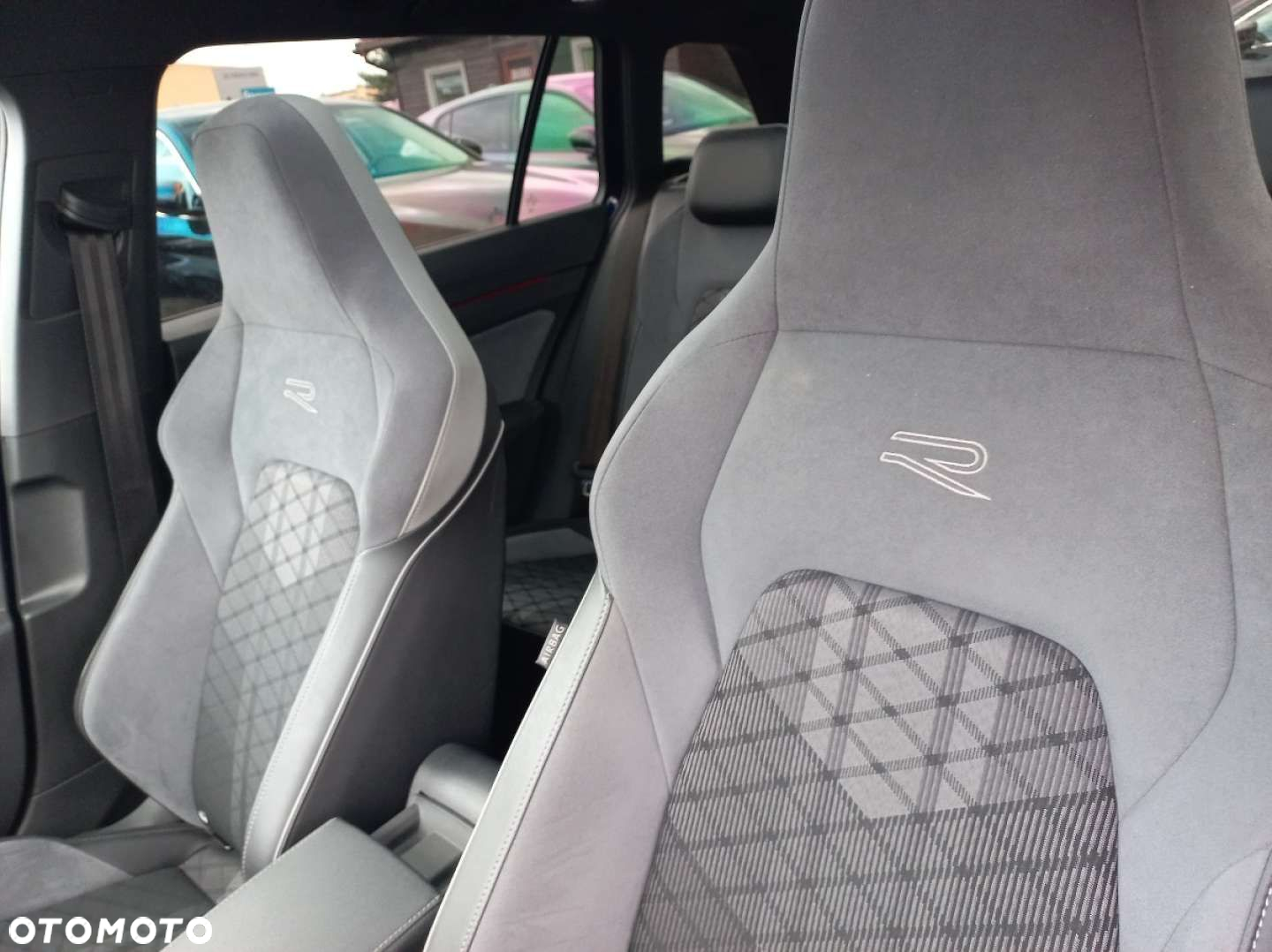 Volkswagen Golf - 13