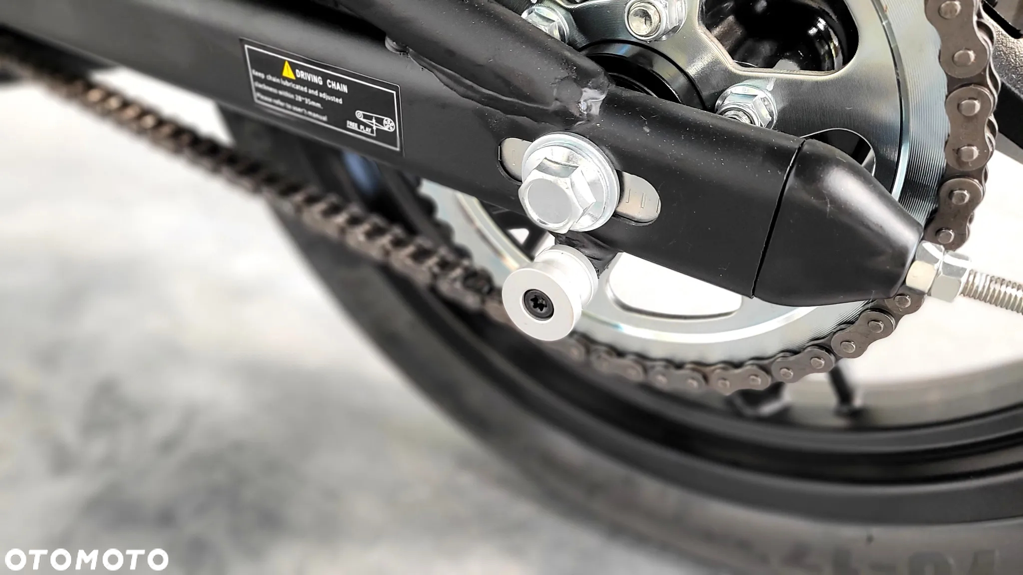 QJMOTOR SRK 125R - 15