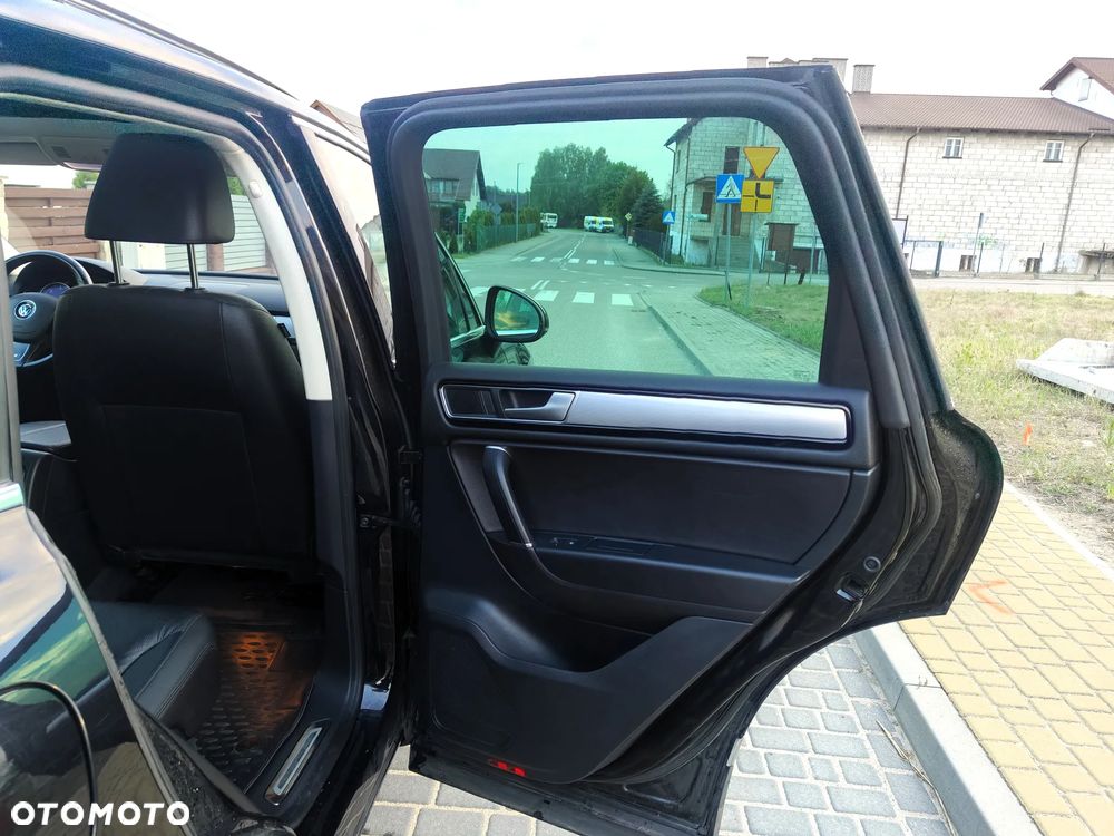 Volkswagen Touareg 3.0 V6 TDI BMT Perfectline R-Style - 27
