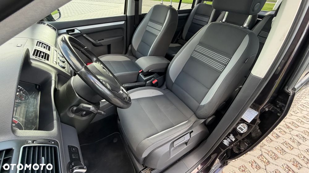 Volkswagen Touran 2.0 TDI DPF Highline DSG - 21