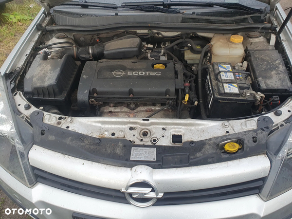 Astra H 1.6 na części. Zderzak pod spryski maska, lampa, drzwi,, szyba,