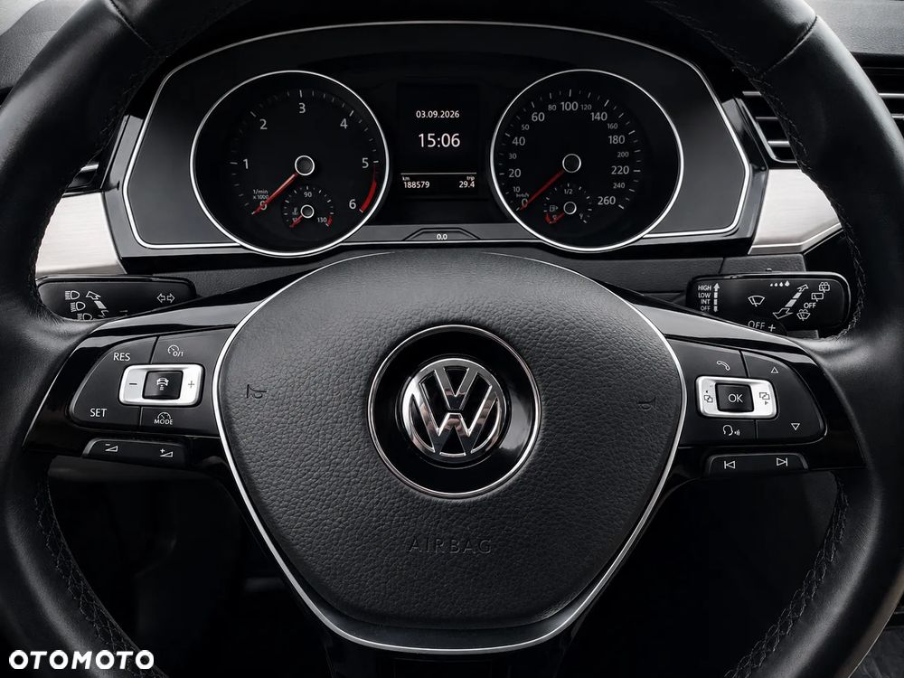 Volkswagen Passat 2.0 TDI SCR DSG Highline - 18