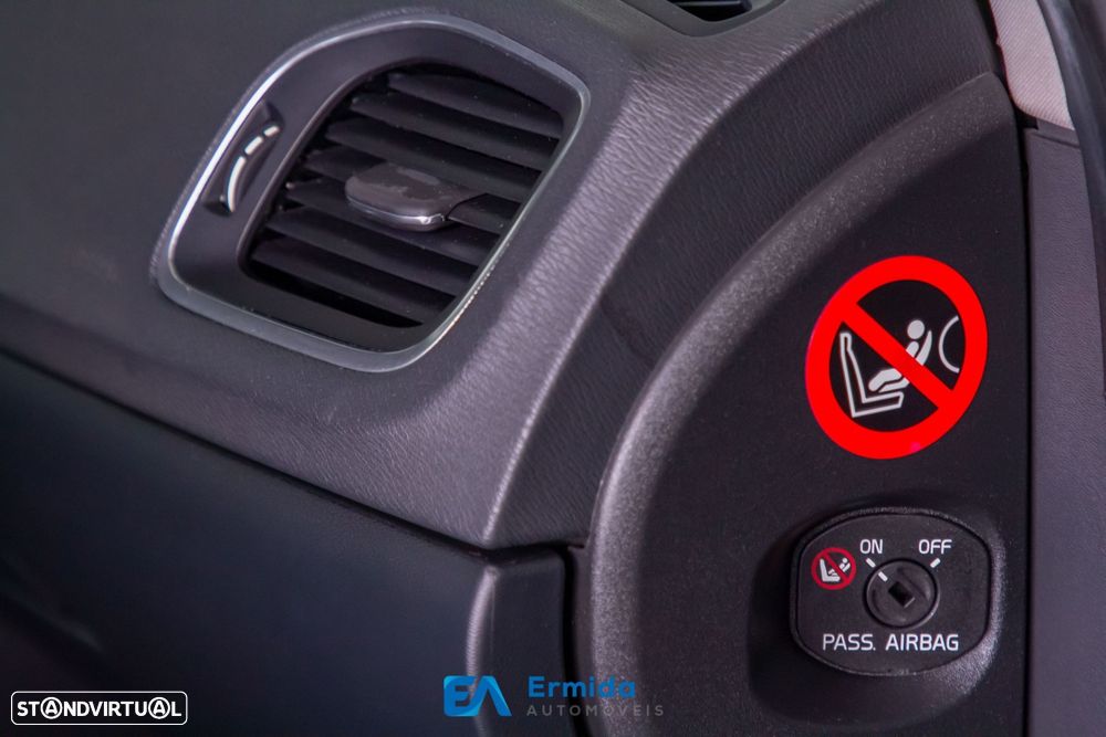 Volvo V60 2.0 D3 Momentum - 43