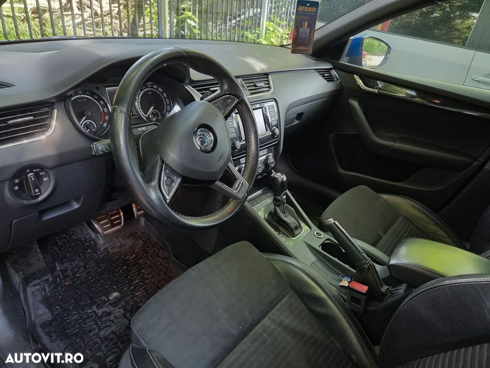 Skoda Octavia 2.0 TDI RS DSG - 9