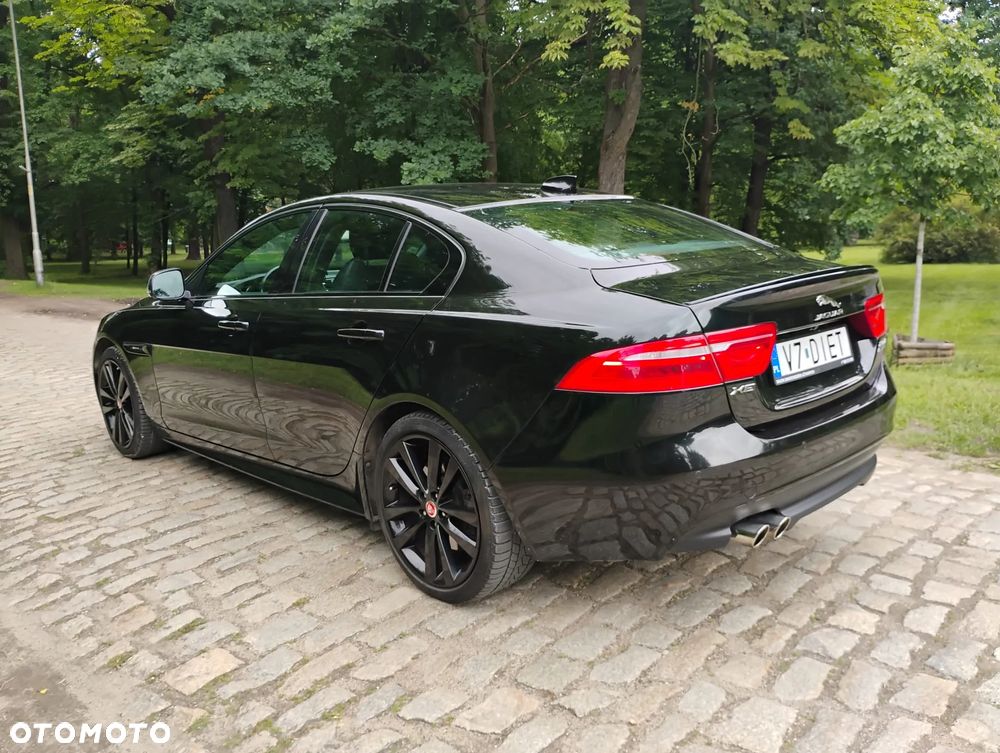 Jaguar XE 2.0 D AWD R-Sport - 25