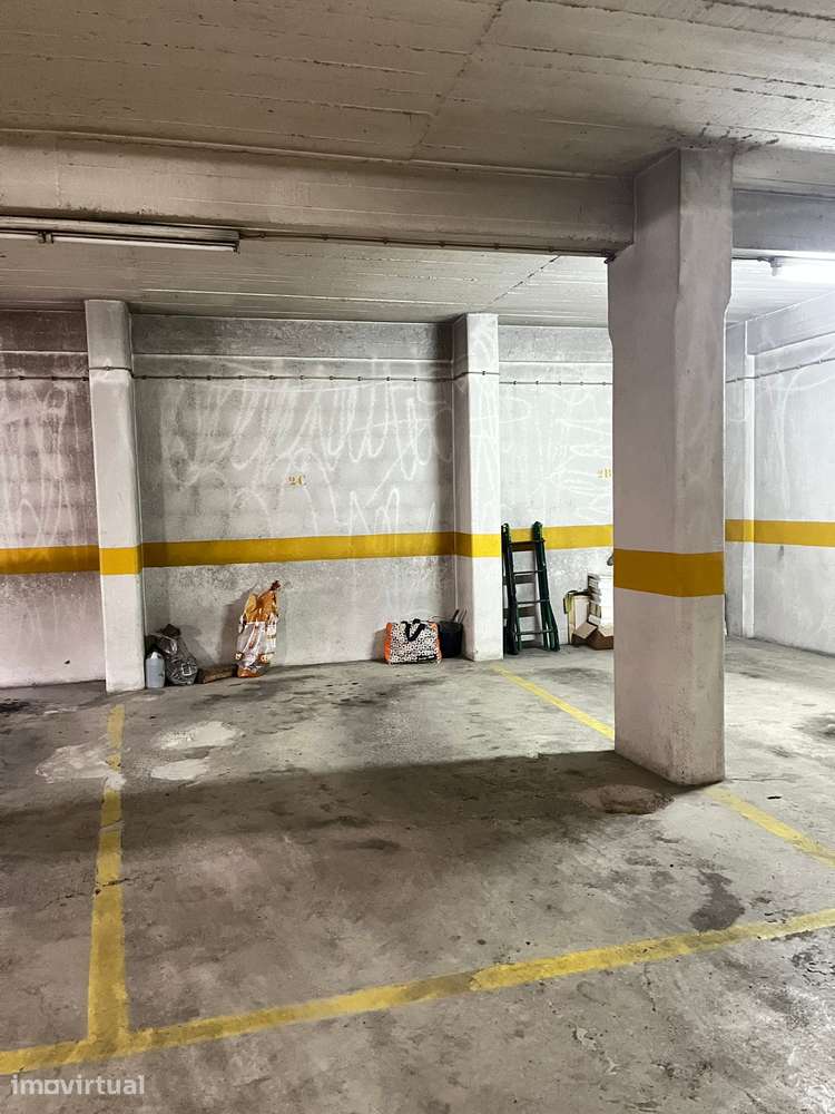 Apartamento T2 Com Terraço e Parqueamento - Grande imagem: 4/13