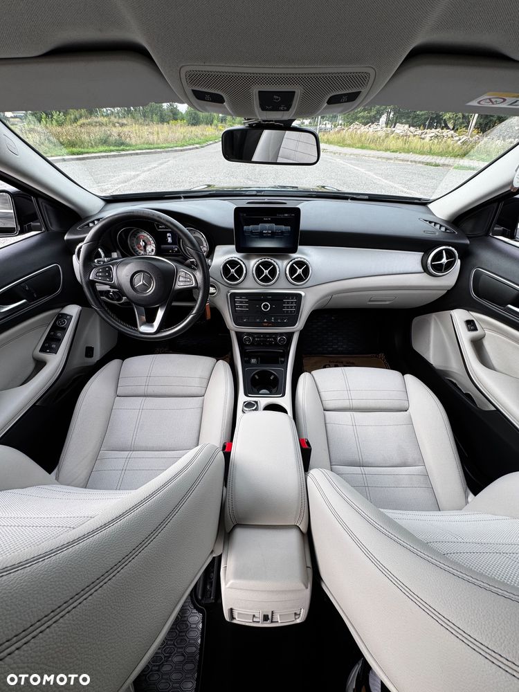 Mercedes-Benz GLA 200 d 7G-DCT - 8