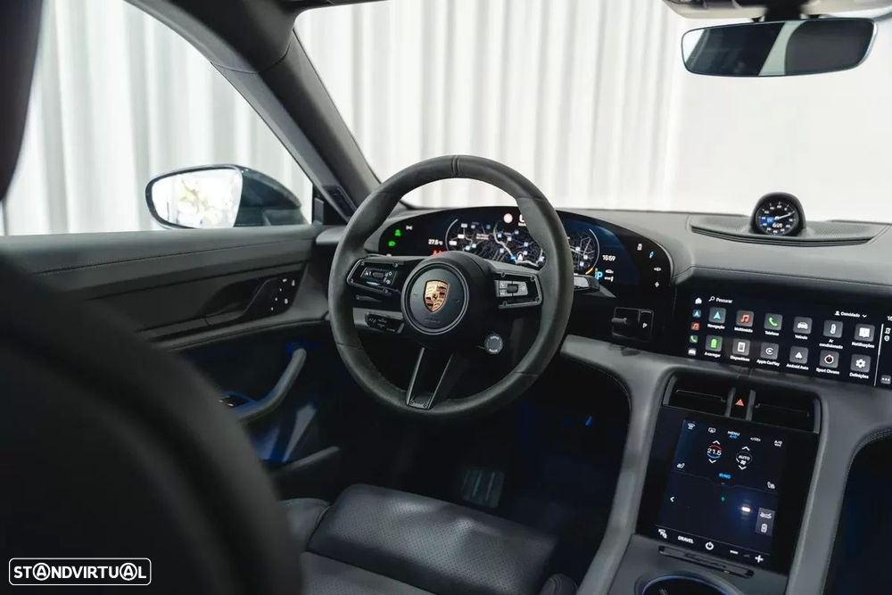 Porsche Taycan Cross Turismo 4 - 43
