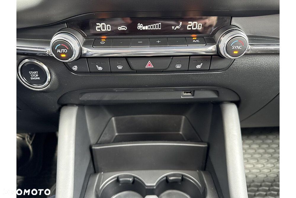 Mazda 3 ver-2-0-mhev-hikari - 13