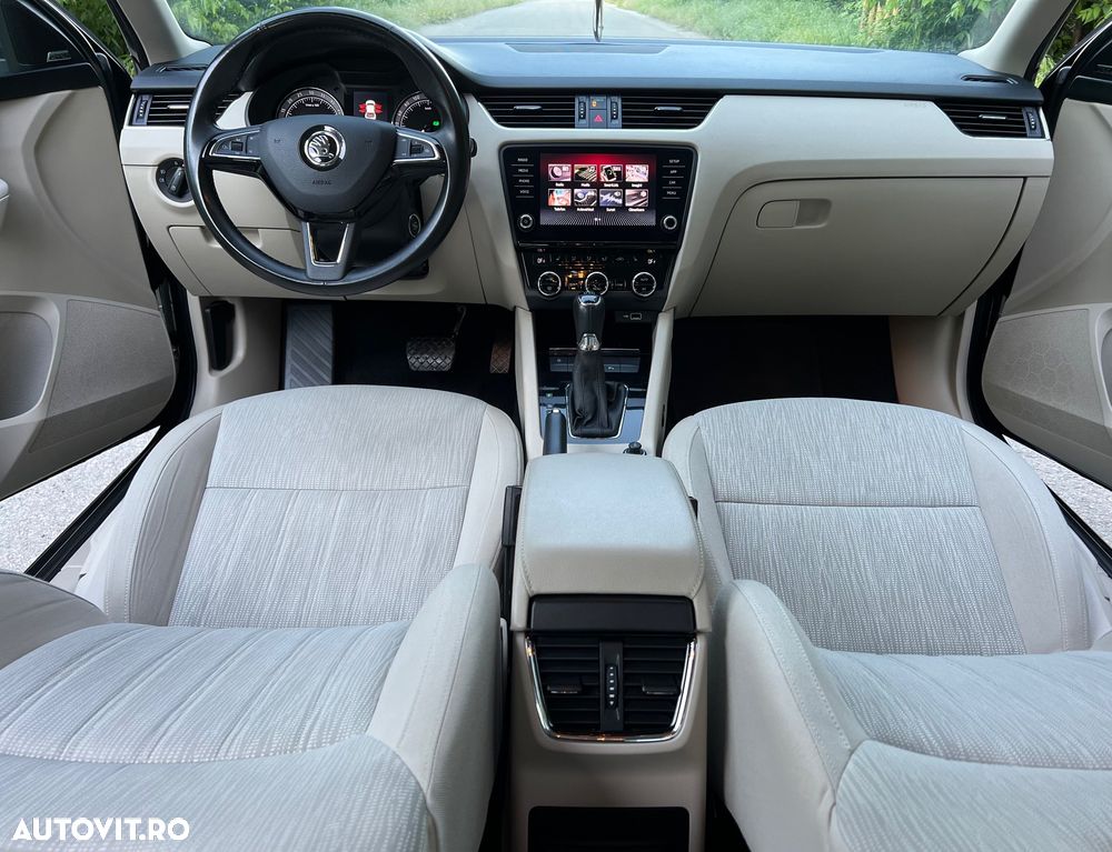Skoda Octavia 1.6 TDI DSG Style - 6