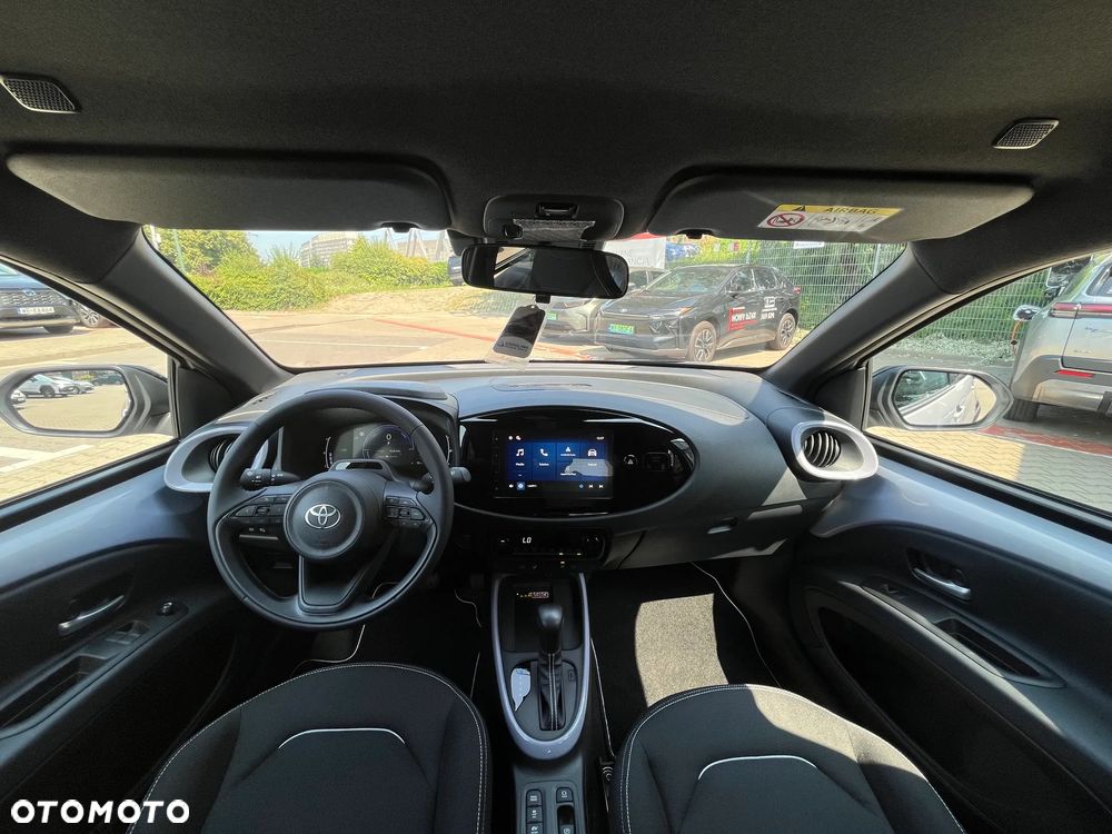 Toyota Aygo X Hybrid 1.5 Style e-CVT - 10